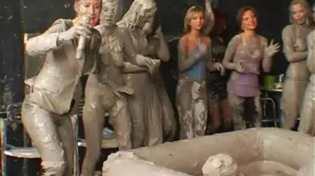 Going For Gold In The Mud Screencap 98 on sinx.preview.netperv.com