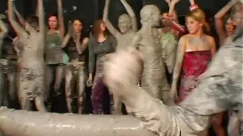 Going For Gold In The Mud Screencap 99 on sinx.preview.netperv.com