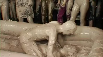 Going For Gold In The Mud Screencap 101 on sinx.preview.netperv.com