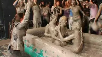 Going For Gold In The Mud Screencap 19 on sinx.preview.netperv.com