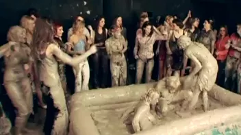 Going For Gold In The Mud Screencap 22 on sinx.preview.netperv.com