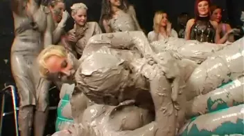 Going For Gold In The Mud Screencap 26 on sinx.preview.netperv.com