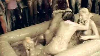 Going For Gold In The Mud Screencap 30 on sinx.preview.netperv.com