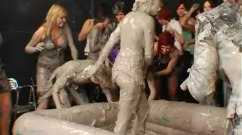 Going For Gold In The Mud Screencap 4 on sinx.preview.netperv.com