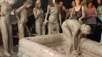 Going For Gold In The Mud Screencap 42 on sinx.preview.netperv.com