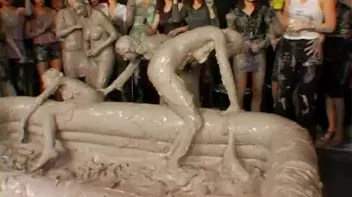 Going For Gold In The Mud Screencap 59 on sinx.preview.netperv.com