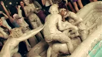 Going For Gold In The Mud Screencap 6 on sinx.preview.netperv.com