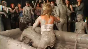 Going For Gold In The Mud Screencap 60 on sinx.preview.netperv.com