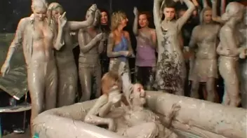 Going For Gold In The Mud Screencap 66 on sinx.preview.netperv.com