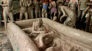 Going For Gold In The Mud Screencap 83 on sinx.preview.netperv.com