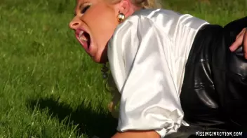 Too Sexy Not To Piss On Screencap 25 on sinx.preview.netperv.com