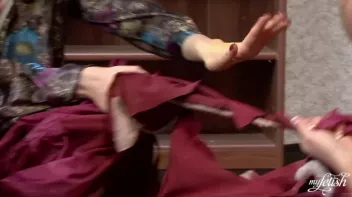 Ripped Up Business Lesbos Screencap 53 on sinx.preview.netperv.com