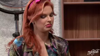 Ripped Up Business Lesbos Screencap 54 on sinx.preview.netperv.com