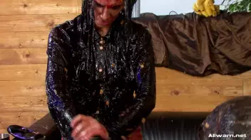 Raunchy Food Fight Screencap 100 on sinx.preview.netperv.com