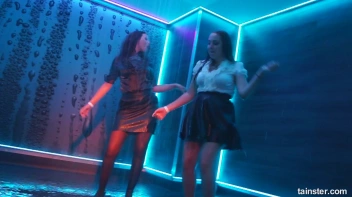 What a Glorious Feelin' Dancing In The Rain Screencap 11 on sinx.preview.netperv.com