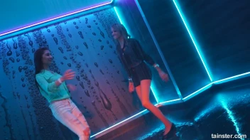 What a Glorious Feelin' Dancing In The Rain Screencap 40 on sinx.preview.netperv.com