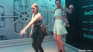 Sexy ladies getting wetter and wetter Screencap 63 on sinx.preview.netperv.com