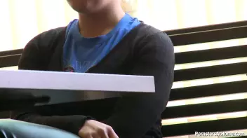 No Need To Leave The Bar With This Babe! Screencap 10 on sinx.preview.netperv.com