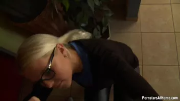 No Need To Leave The Bar With This Babe! Screencap 31 on sinx.preview.netperv.com