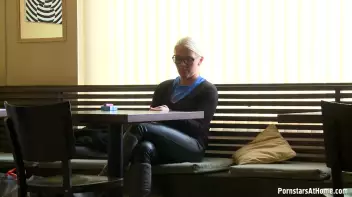 No Need To Leave The Bar With This Babe! Screencap 8 on sinx.preview.netperv.com