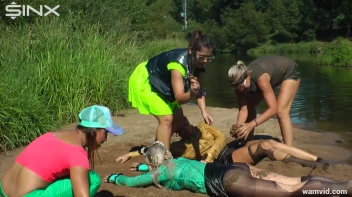 Hot girls wrestle in mud Screencap 25 on sinx.preview.netperv.com