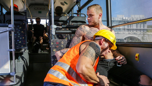 Latest deal - Stud Pays Builder For Gay Sex On The Bus