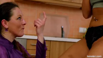 Hot pissing sex in the kitchen Screencap 92 on sinx.preview.netperv.com