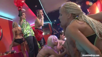 Bikini Beach Balls Part 4 - Cam 2 Screencap 92 on sinx.preview.netperv.com