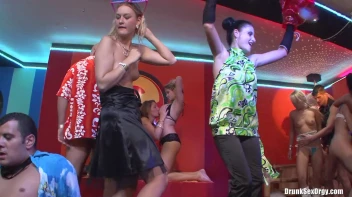 Bikini Beach Balls Part 4 - Cam 2 Screencap 110 on sinx.preview.netperv.com