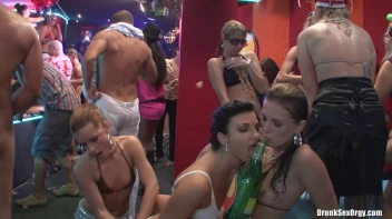 Bikini Beach Balls Part 4 - Cam 2 Screencap 37 on sinx.preview.netperv.com