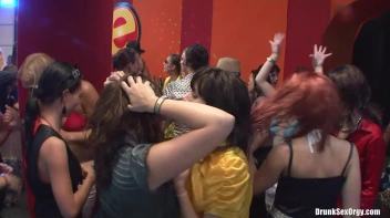 Bikini Beach Balls Part 4 - Cam 2 Screencap 80 on sinx.preview.netperv.com