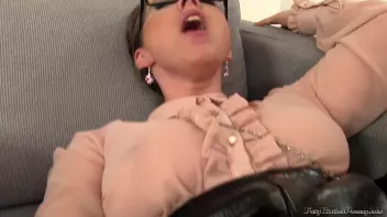 A Girlfriend Made For Golden Showers Screencap 49 on sinx.preview.netperv.com