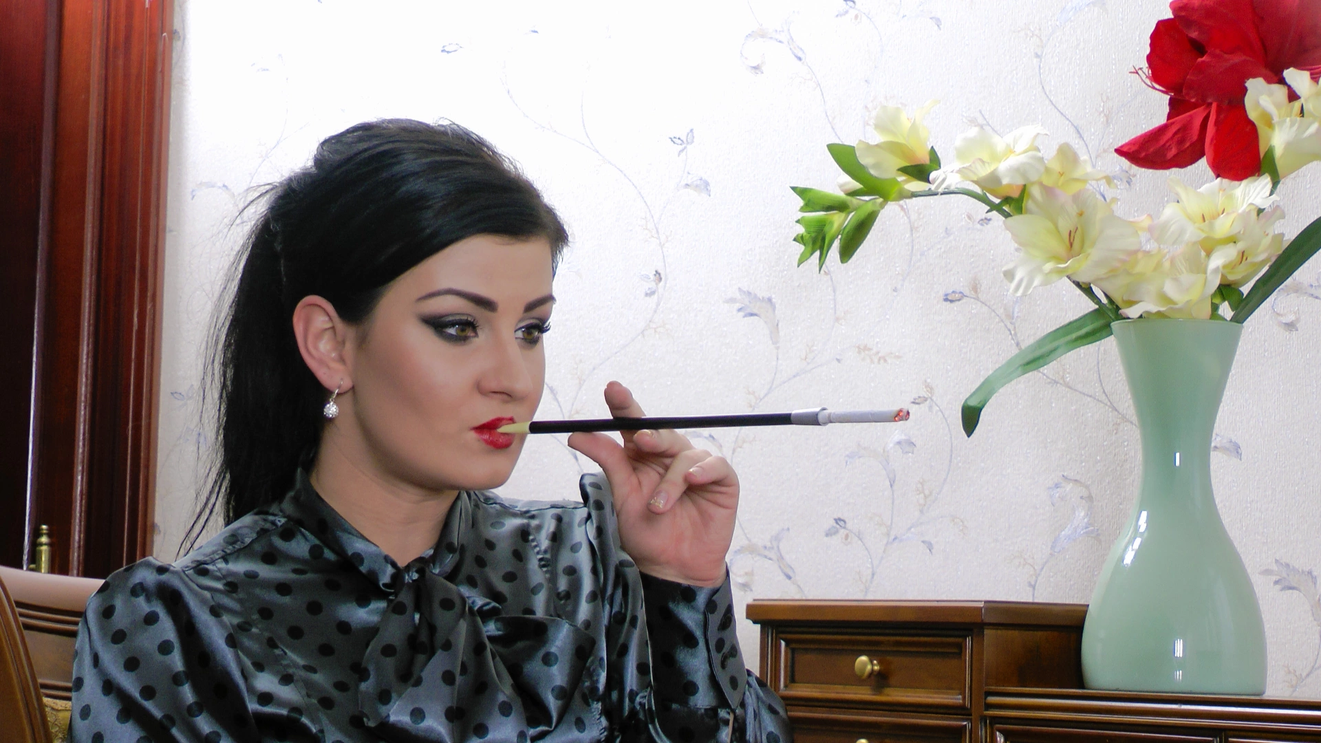 Seductress Smokes And Seduces on sinx.preview.netperv.com