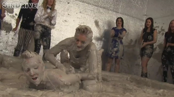 Muddy Wrestling: Jenny Lee vs. Liana Screencap 108 on sinx.preview.netperv.com