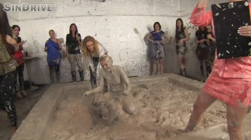 Muddy Wrestling: Jenny Lee vs. Liana Screencap 111 on sinx.preview.netperv.com