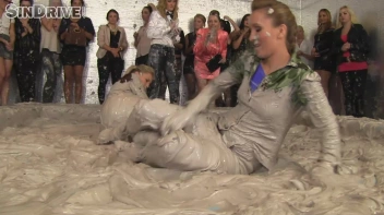 Muddy Wrestling: Jenny Lee vs. Liana Screencap 31 on sinx.preview.netperv.com