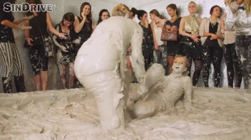 Muddy Wrestling: Jenny Lee vs. Liana Screencap 58 on sinx.preview.netperv.com