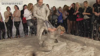 Muddy Wrestling: Jenny Lee vs. Liana Screencap 64 on sinx.preview.netperv.com