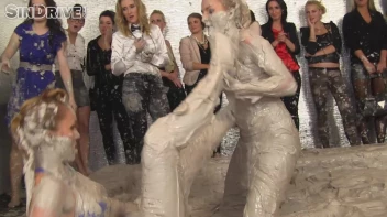 Muddy Wrestling: Jenny Lee vs. Liana Screencap 70 on sinx.preview.netperv.com