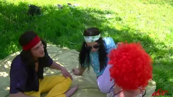 Hippy Chicks Crave That Dick! Screencap 26 on sinx.preview.netperv.com