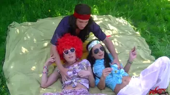 Hippy Chicks Crave That Dick! Screencap 27 on sinx.preview.netperv.com