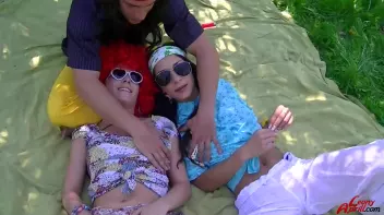 Hippy Chicks Crave That Dick! Screencap 29 on sinx.preview.netperv.com