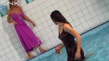 Catfighting Girls Get Soaked In The Pool Screencap 17 on sinx.preview.netperv.com