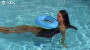 Catfighting Girls Get Soaked In The Pool Screencap 21 on sinx.preview.netperv.com