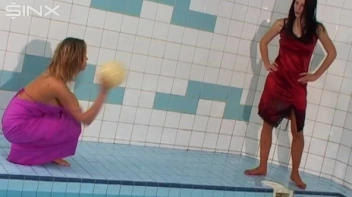 Catfighting Girls Get Soaked In The Pool Screencap 5 on sinx.preview.netperv.com