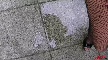 Leony Can Golden Shower Herself Screencap 21 on sinx.preview.netperv.com