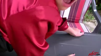 Leony Can Golden Shower Herself Screencap 33 on sinx.preview.netperv.com