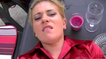 Leony Can Golden Shower Herself Screencap 49 on sinx.preview.netperv.com