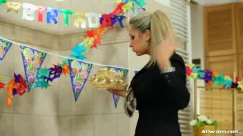 This Bitch Will Mess Your Party Up Screencap 10 on sinx.preview.netperv.com