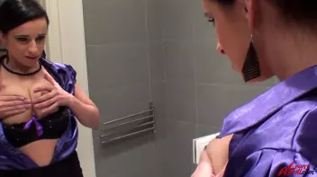 Tons Of Fun In The Washroom Screencap 10 on sinx.preview.netperv.com